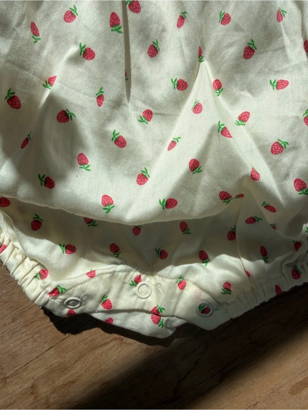 NWT 24M Sofia Grainge Cream Strawberry-Print Baby Romper with Smocking